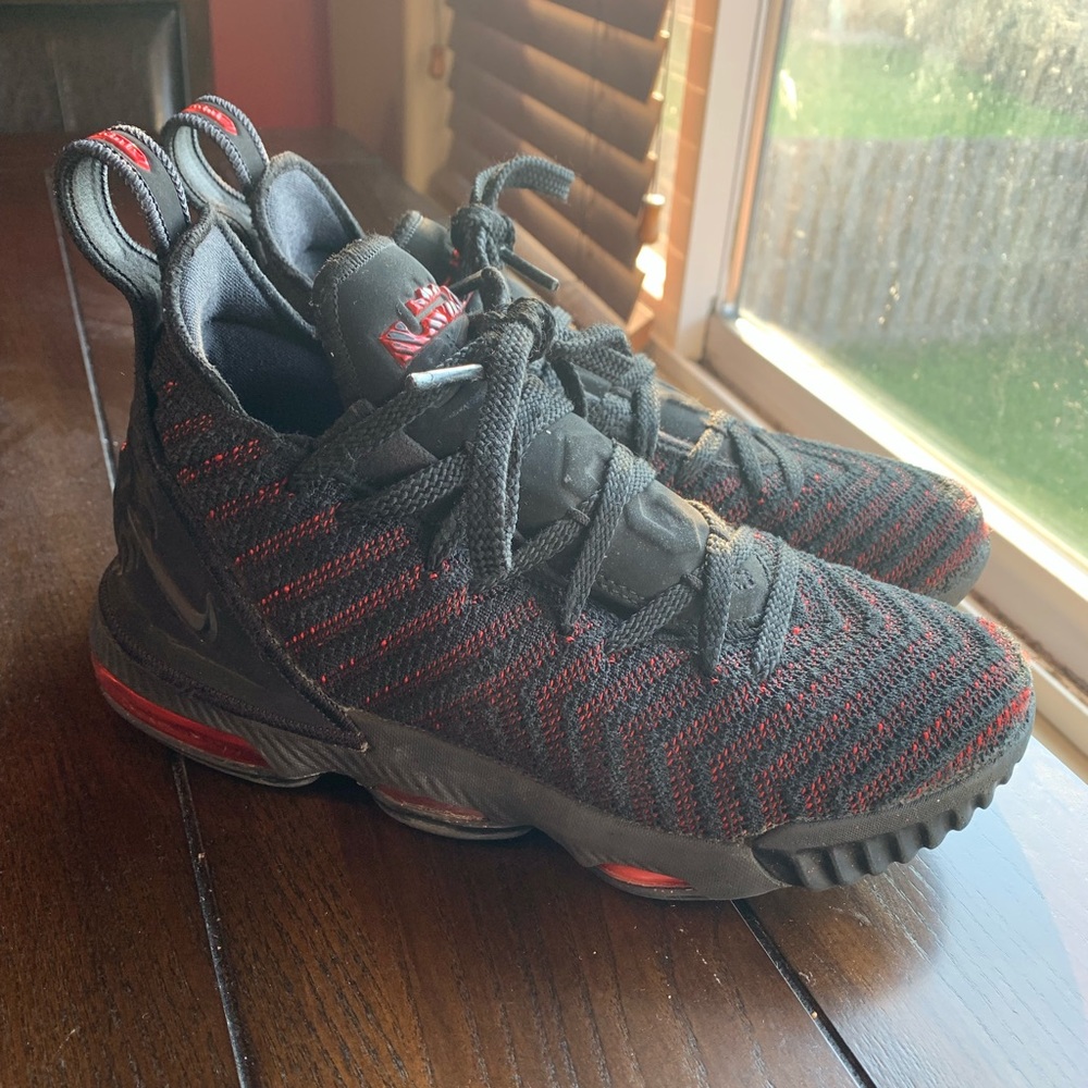 Nike lebron 16 Fresh bred